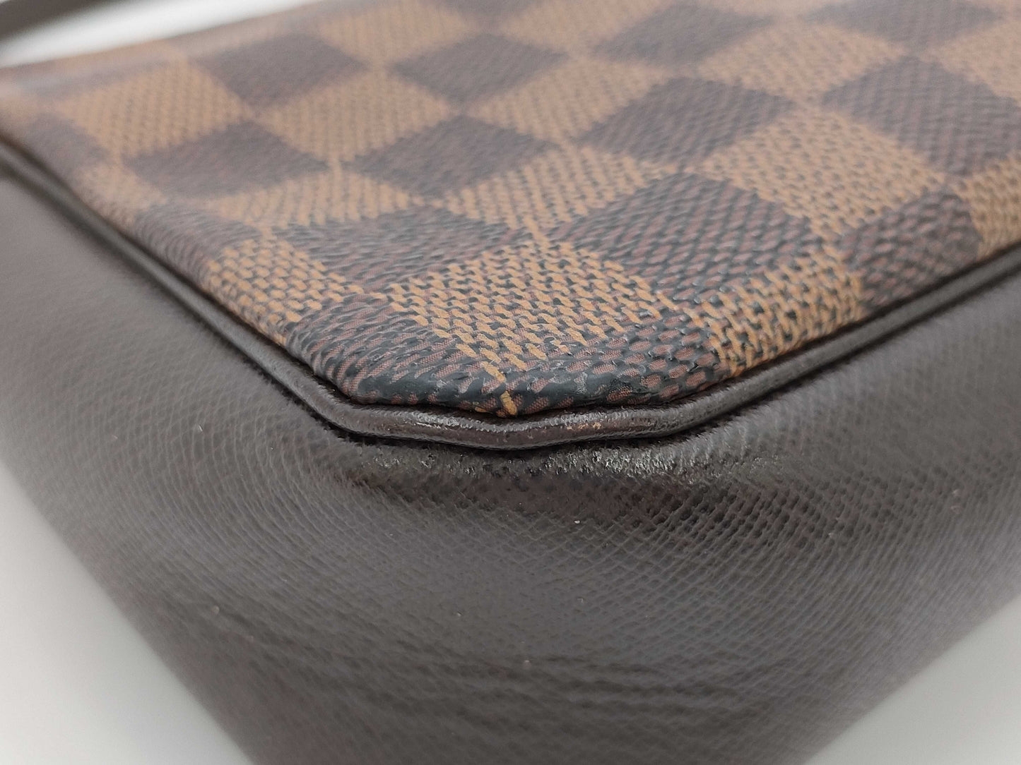 LOUIS VUITTON Damier Vuitton Truth Makeup Handbag