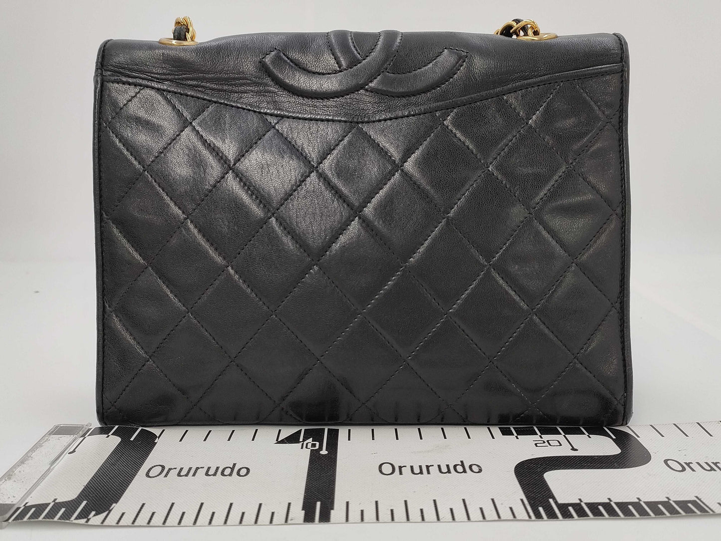 CHANEL CHANEL Matelasse Lambskin Chain Shoulder Bag in Black
