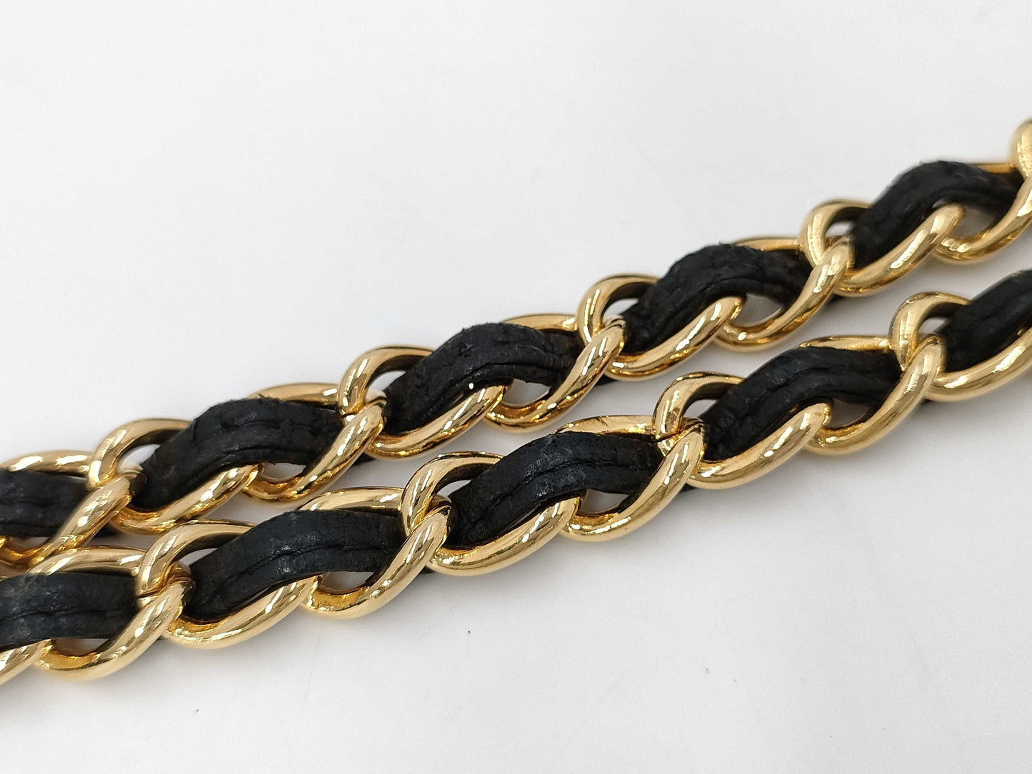 CHANEL CHANEL Matelasse Lambskin Chain Shoulder Bag in Black