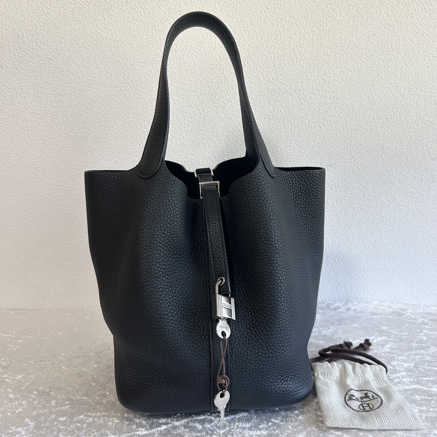 HERMES Picotin Lock MM Noir Black Y Stamp Handbag