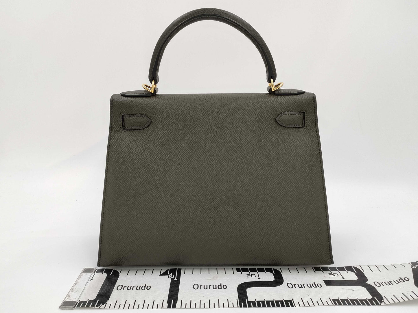 HERMES Kelly 28 Serie Handbag in Epsom Leather, Dark Green with Gold Hardware and Z Stamp