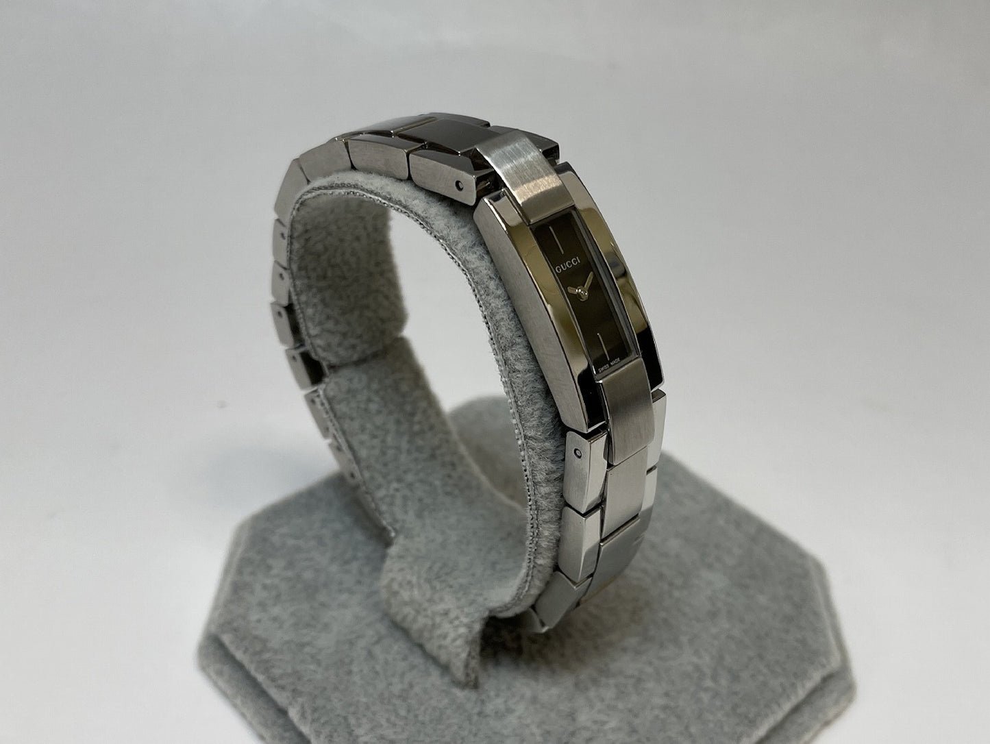 GUCCI 4600L 0054805 Quartz Black Dial Women's Watch