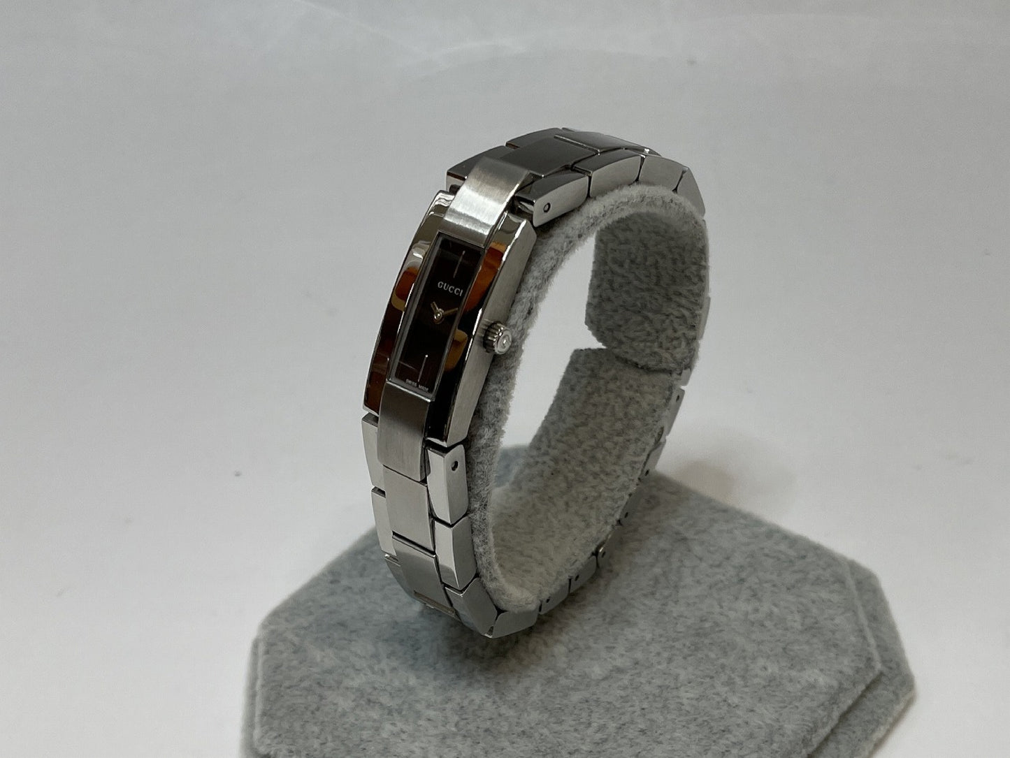 GUCCI 4600L 0054805 Quartz Black Dial Women's Watch