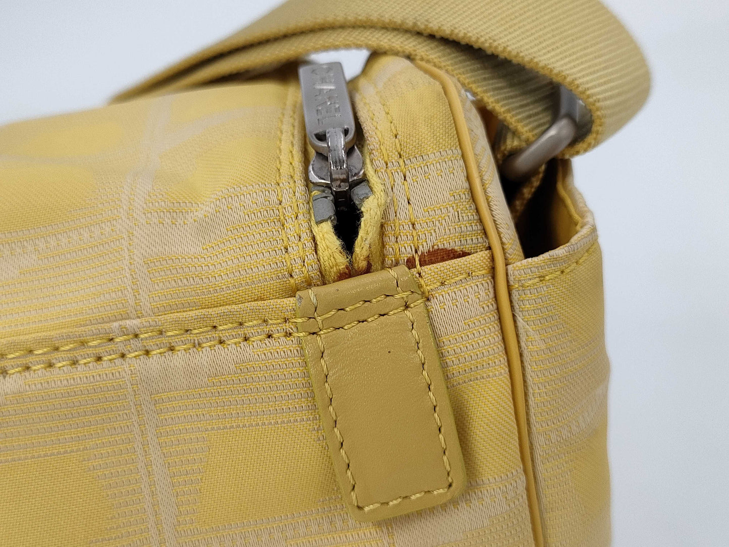 CHANEL New Travel Vanity Bag A15829 Yellow Shoulder Bag