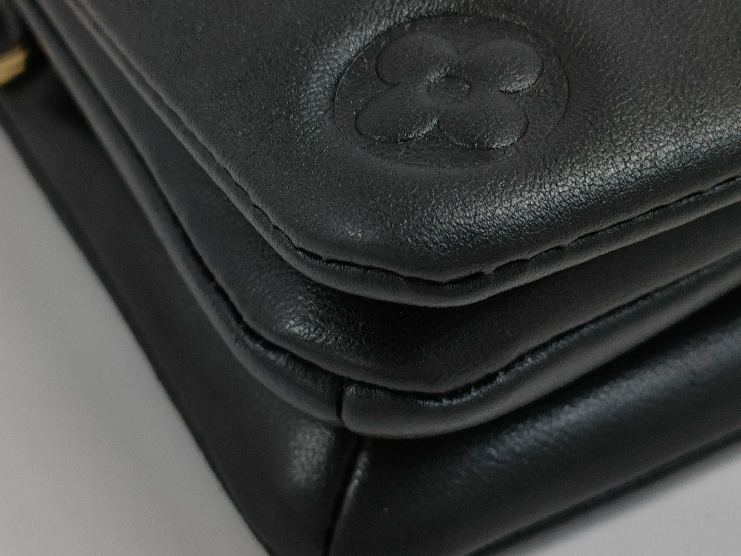 LOUIS VUITTON Chain Shoulder Bag