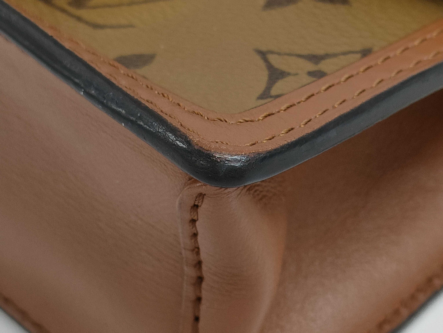 LOUIS VUITTON Chain Shoulder Bag