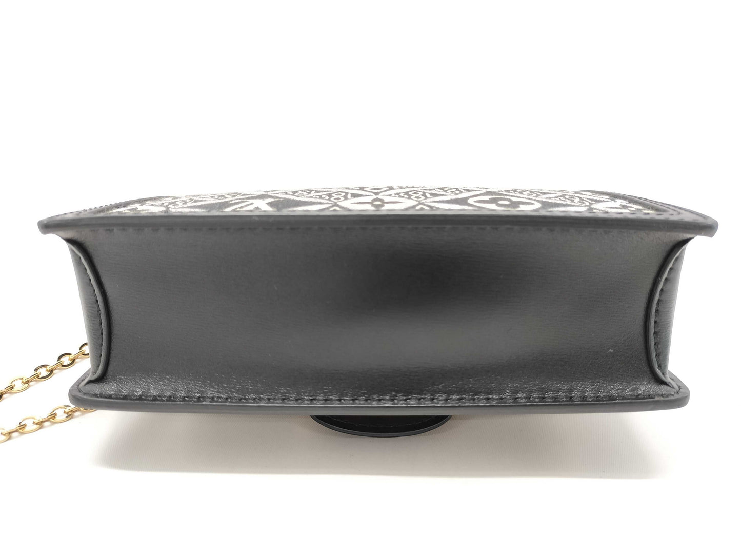 LOUIS VUITTON Chain Shoulder Bag