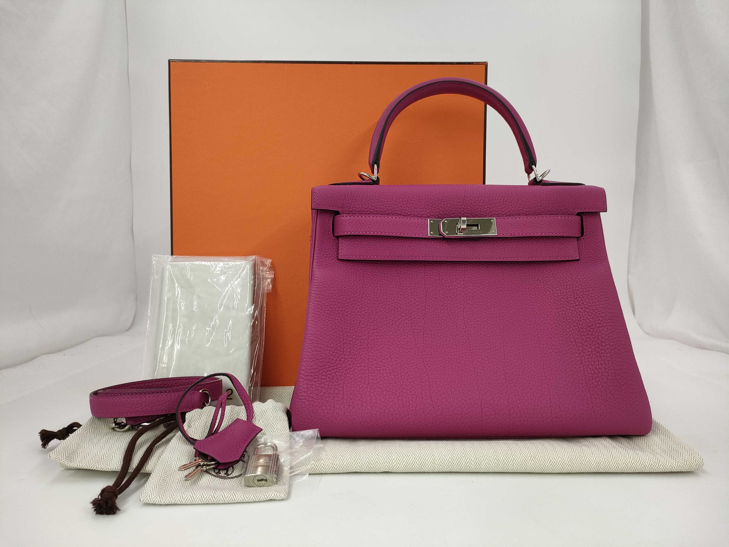 HERMES Kelly 28 C Stamp Togo Rose Purple Silver Hardware Handbag