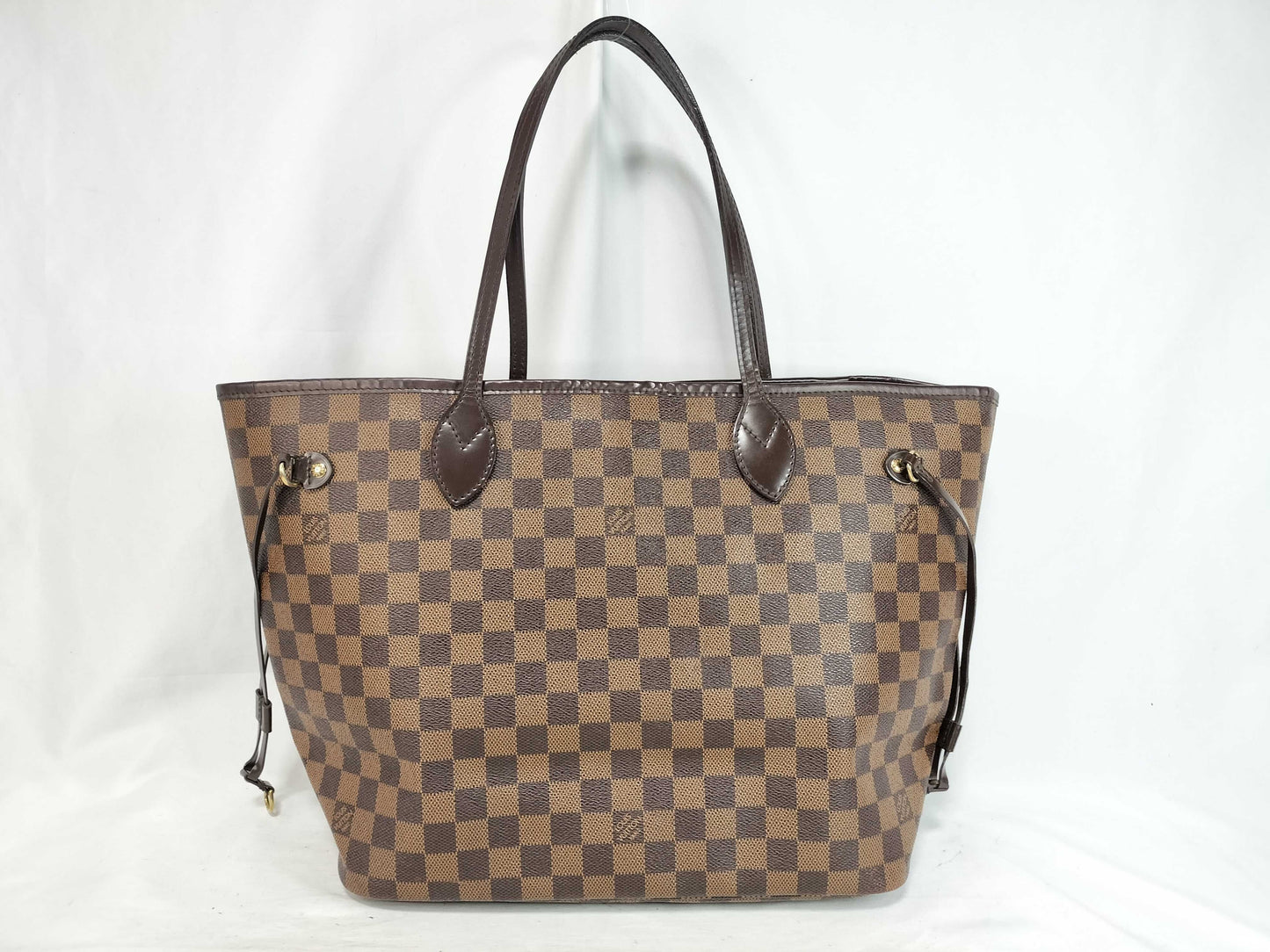 LOUIS VUITTON Damier Neverfull MM Shoulder Bag