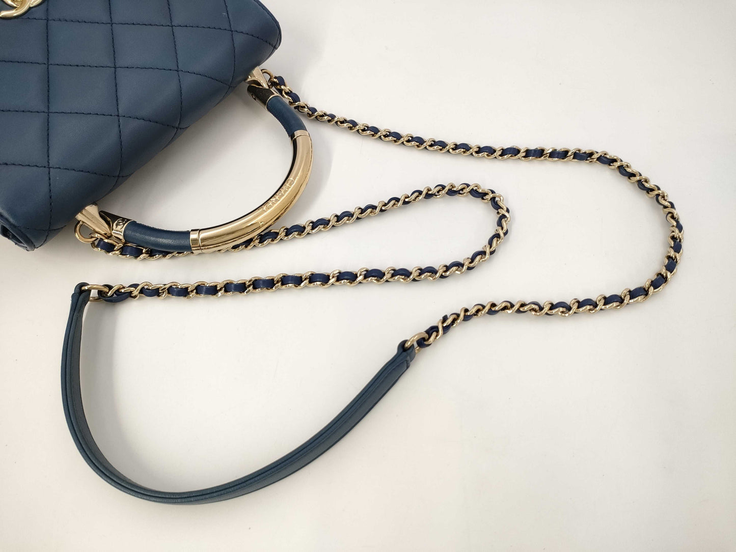 CHANEL Matelasse Shoulder Bag Shoulder Bag