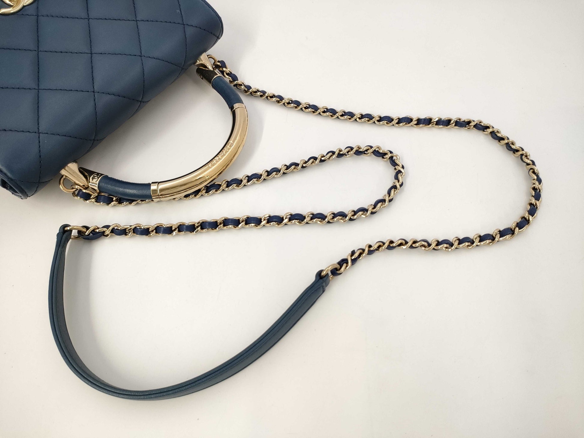 CHANEL Matelasse Shoulder Bag Shoulder Bag