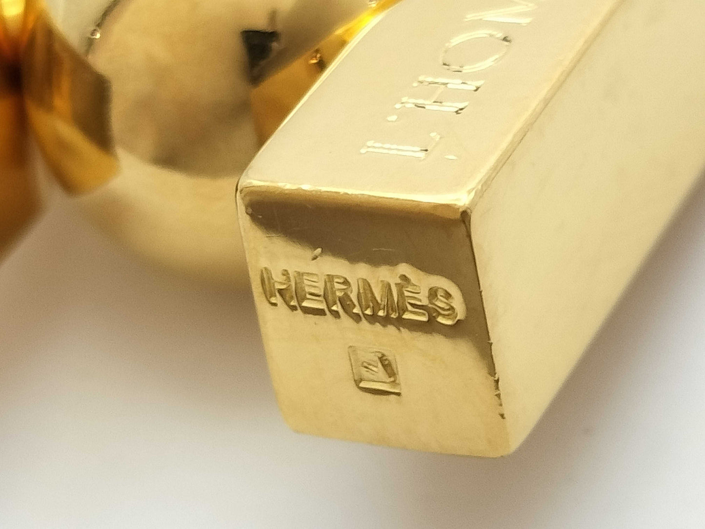 HERMES 2001 Cadena Charm "In Search of the Unknown Beauty of Earth" Gold Other Accessories