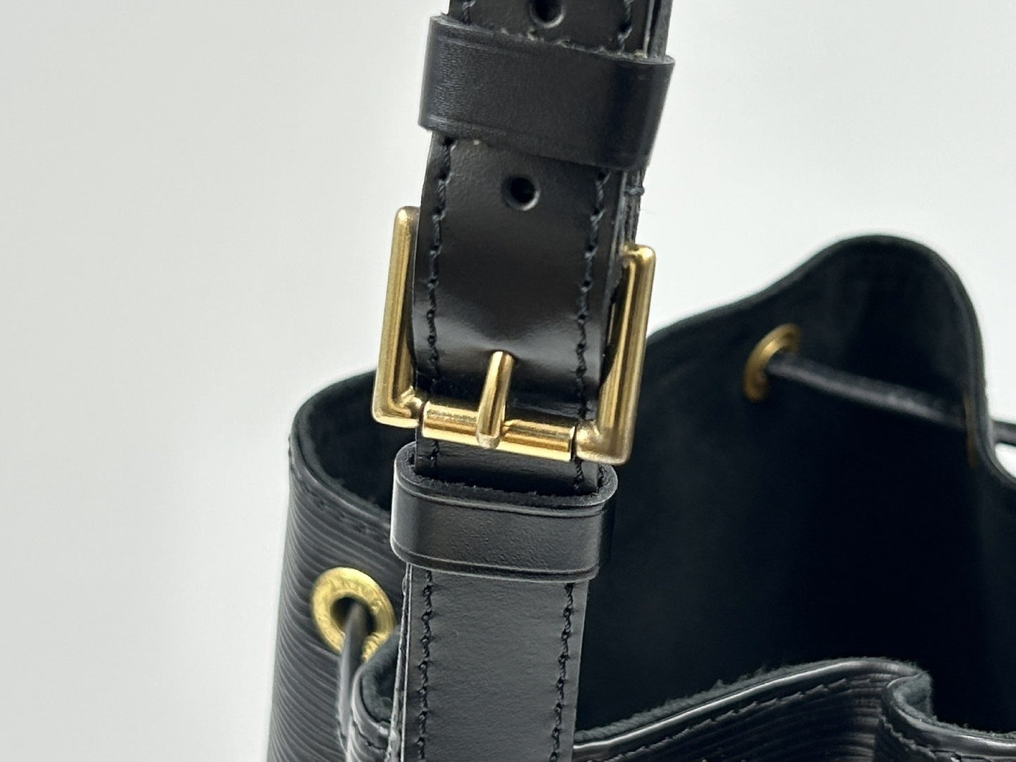 LOUIS VUITTON Epi Petit Noe Black Shoulder Bag