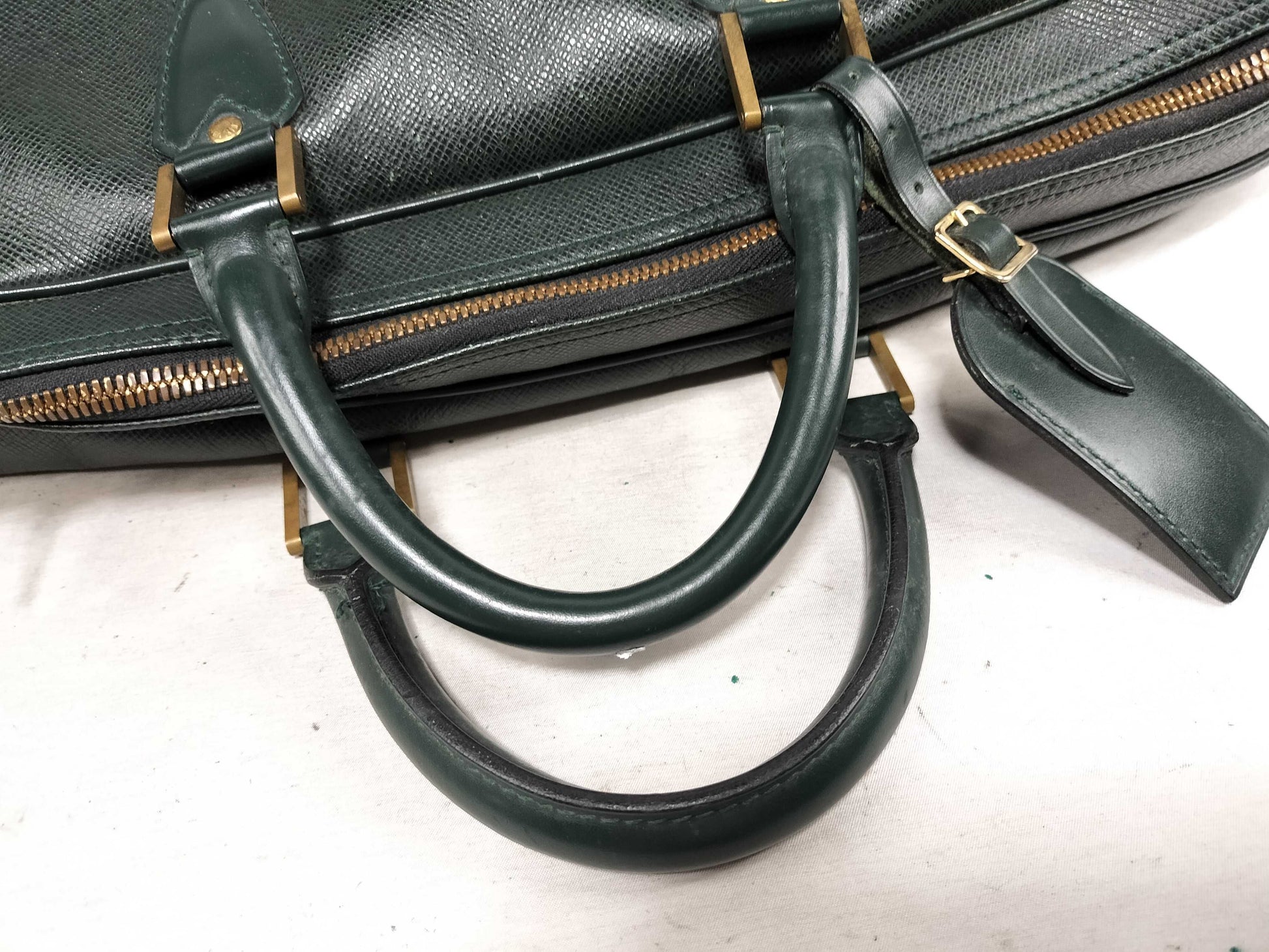 LOUIS VUITTON Taiga Louis Vuitton Taiga Boston Bag Ezepia M30124Boston Bag