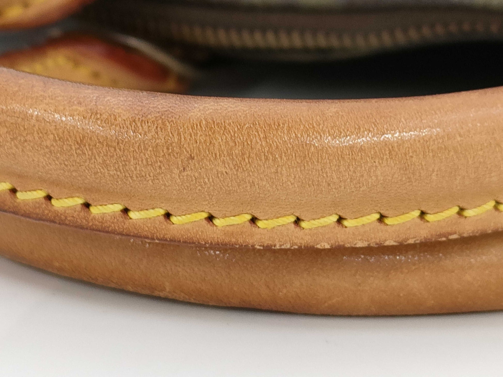 LOUIS VUITTON LOUIS VUITTON Monogram Louis Vuitton Alma Handbag Bag