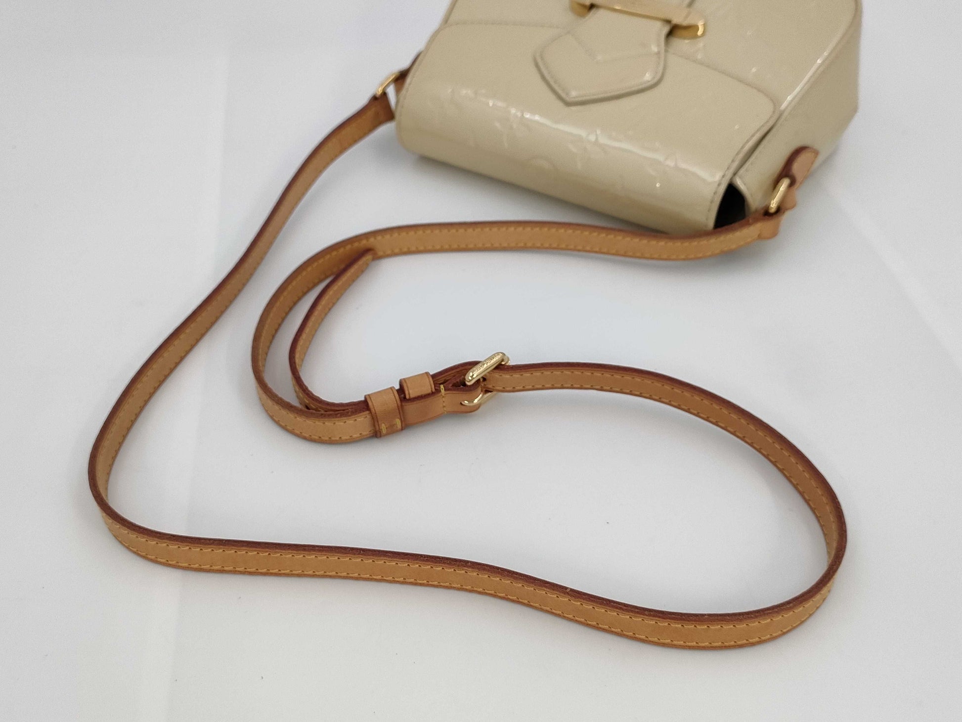 LOUIS VUITTON LOUIS VUITTON Vernis Minna Street Monogram Vernis Perle M91509 FL0112 Shoulder Bag Bag
