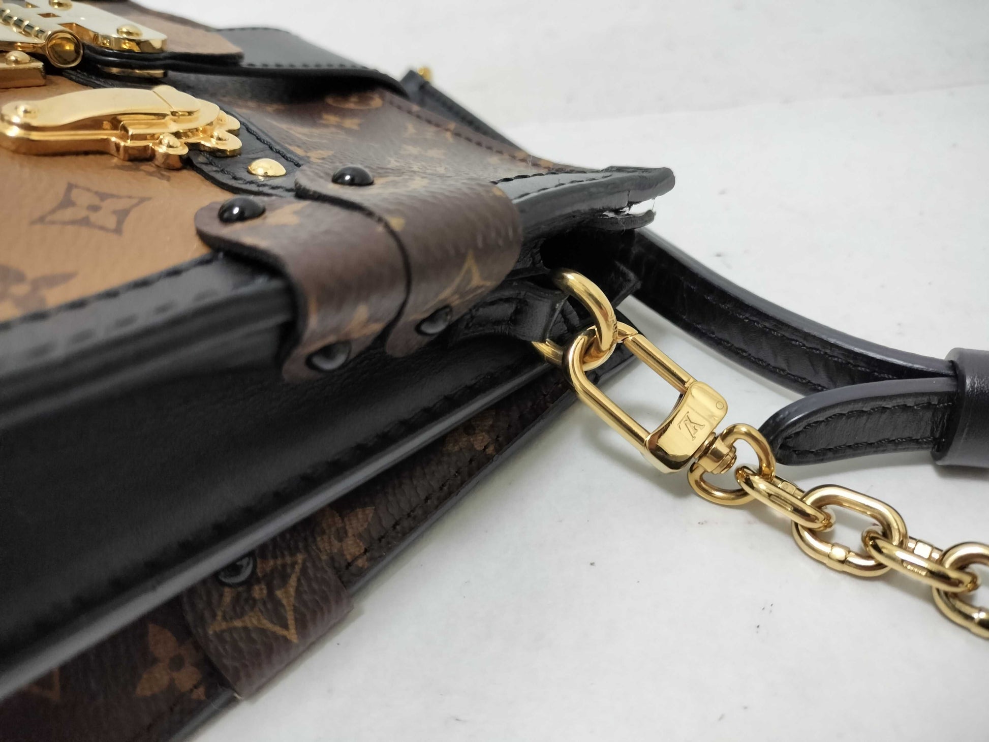 LOUIS VUITTON LV Monogram Reverse Struk Clutch Shoulder Bag