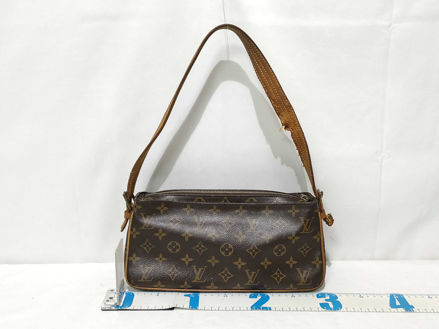 LOUIS VUITTON Monogram Vuitton Monogram Vivacite MM M51164 DU0935 Scratch Thread Shoulder Damage Shoulder Bag