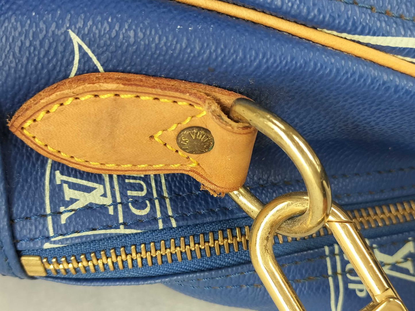 LOUIS VUITTON Louis Vuitton Cup Vuitton LV Cup Sackcows M80008 Shoulder Bag