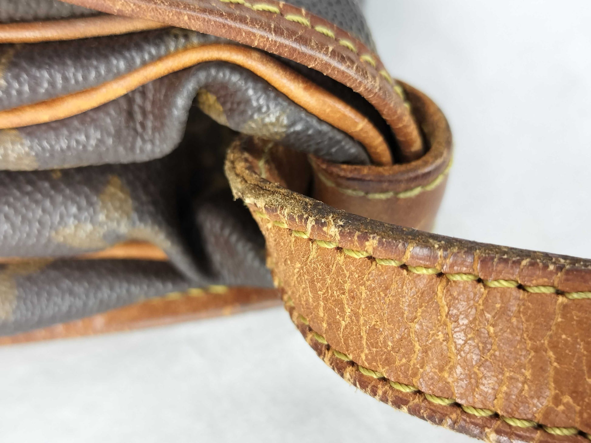 LOUIS VUITTON Monogram Vuitton Monogram Saumur 30 M42256 AR8911 Brown Shoulder Bag