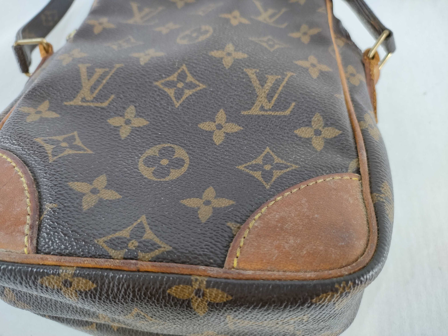 LOUIS VUITTON Monogram Vuitton Monogram Amazon M45236 TH0020 Shoulder Bag