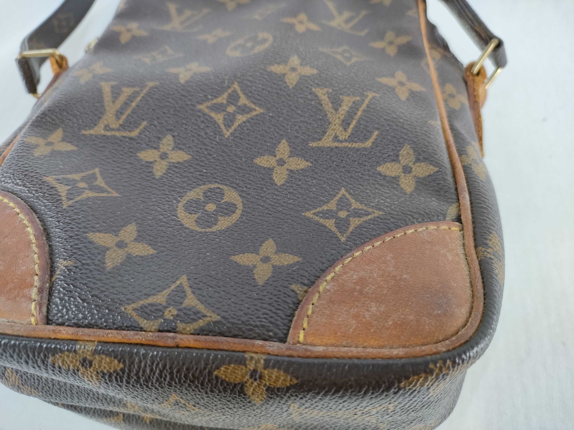 LOUIS VUITTON Monogram Vuitton Monogram Amazon M45236 TH0020 Shoulder Bag