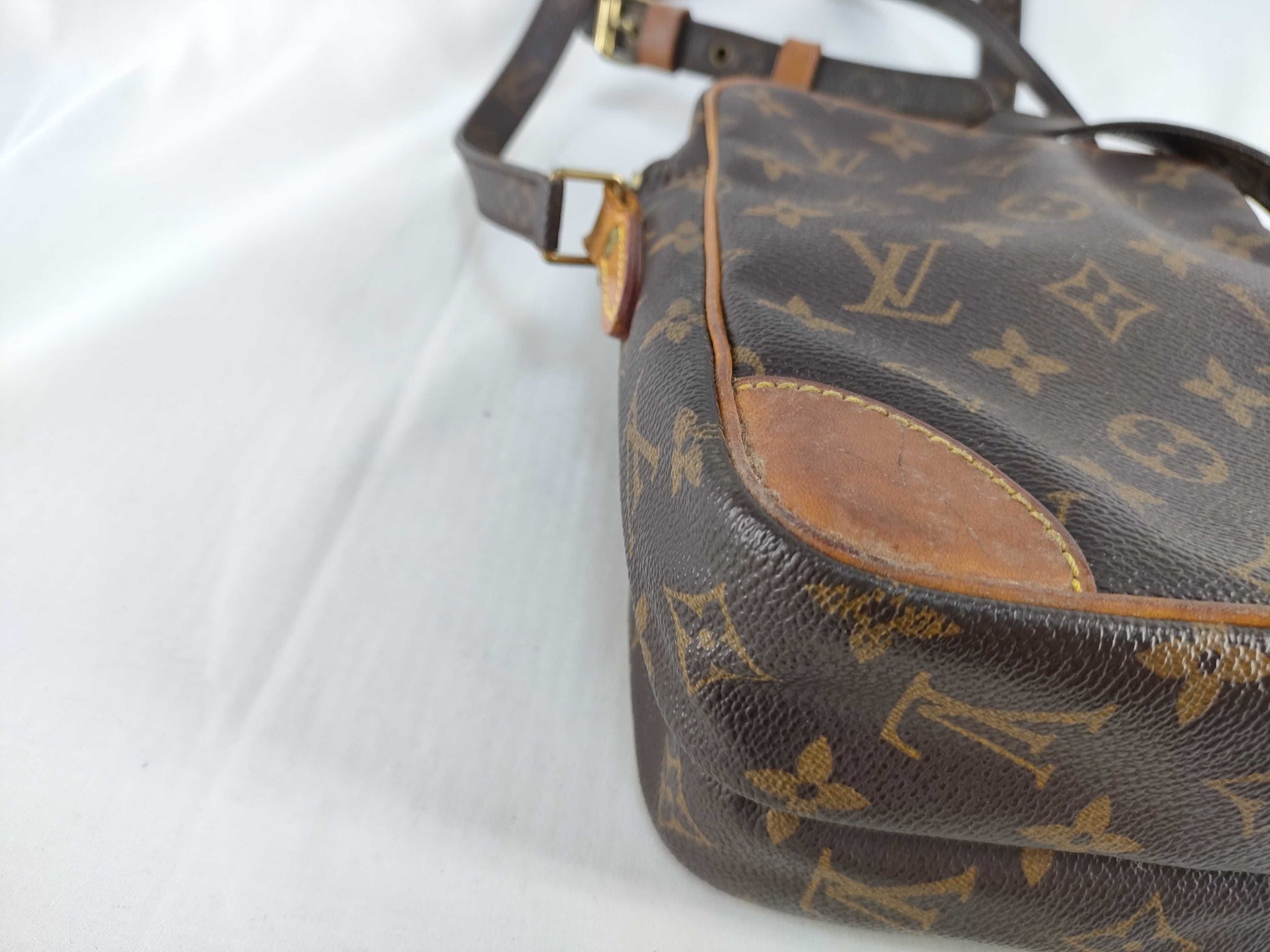 LOUIS VUITTON Monogram Vuitton Monogram Amazon M45236 TH0020 Shoulder Bag