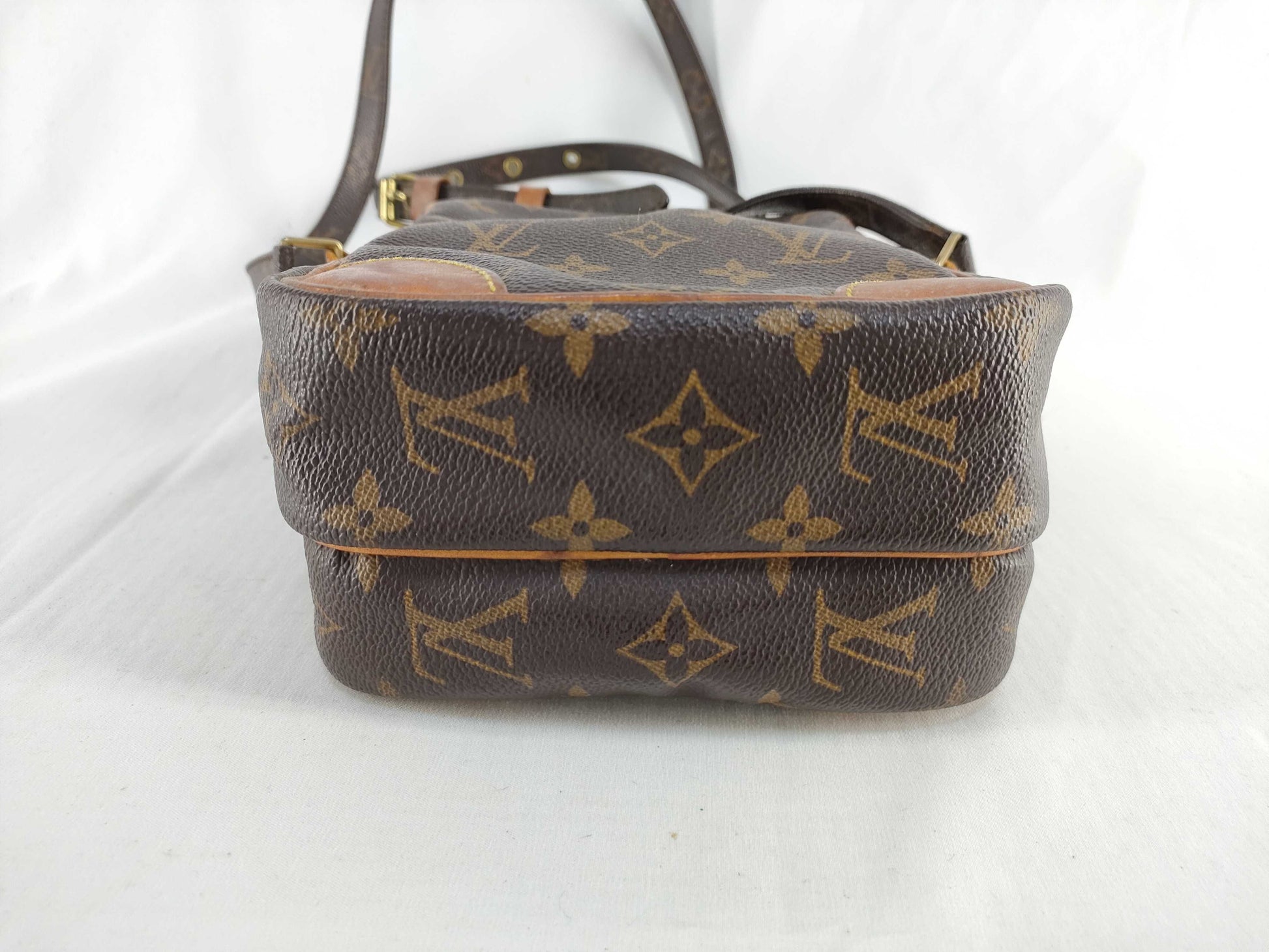 LOUIS VUITTON Monogram Vuitton Monogram Amazon M45236 TH0020 Shoulder Bag