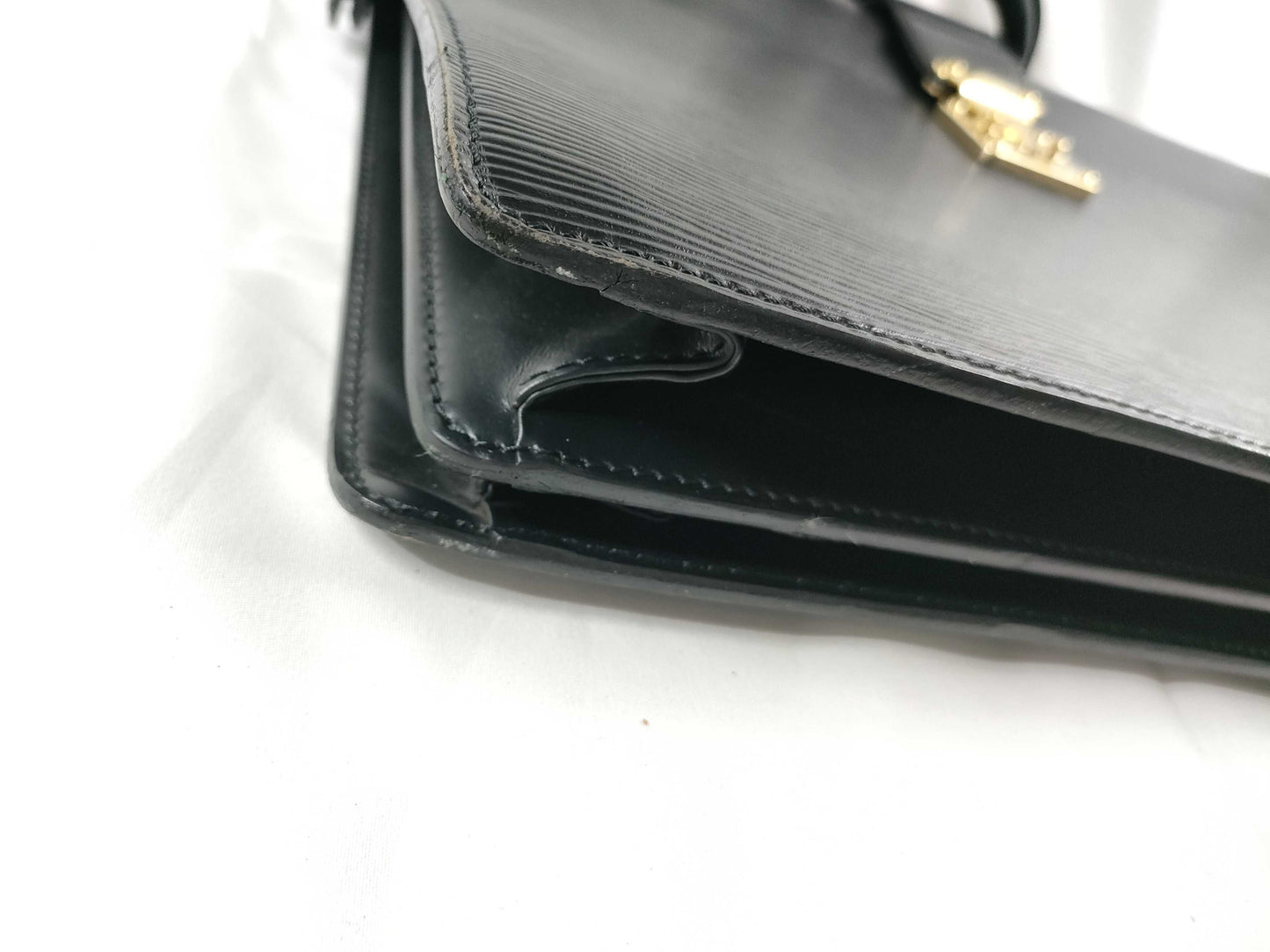 LOUIS VUITTON Epi Vuitton Epi Serviette Fermoir M54352 Serial Blur Business Bag