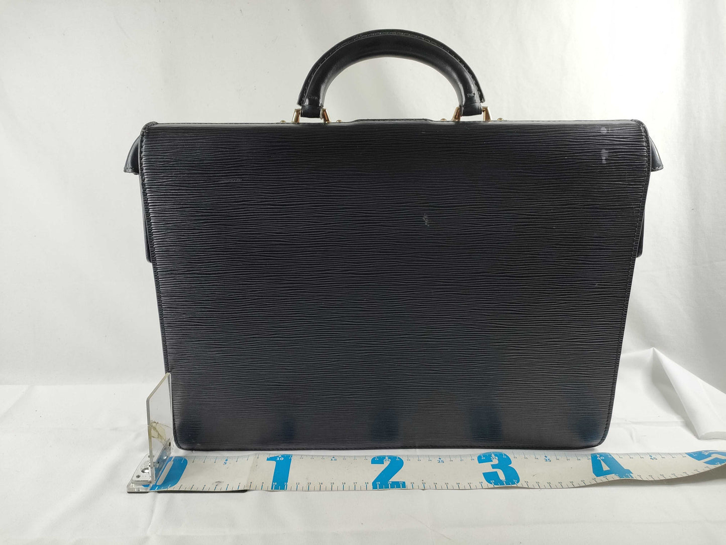 LOUIS VUITTON Epi Vuitton Epi Serviette Fermoir M54352 Serial Blur Business Bag