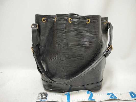 LOUIS VUITTON Epi Vuitton Epi Petit Noe M59012 Serial Blush Black Shoulder Bag
