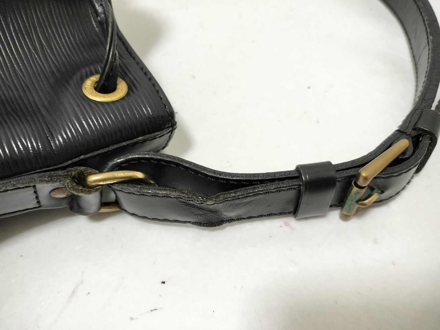 LOUIS VUITTON Epi Vuitton Epi Petit Noe M59012 Serial Blush Black Shoulder Bag