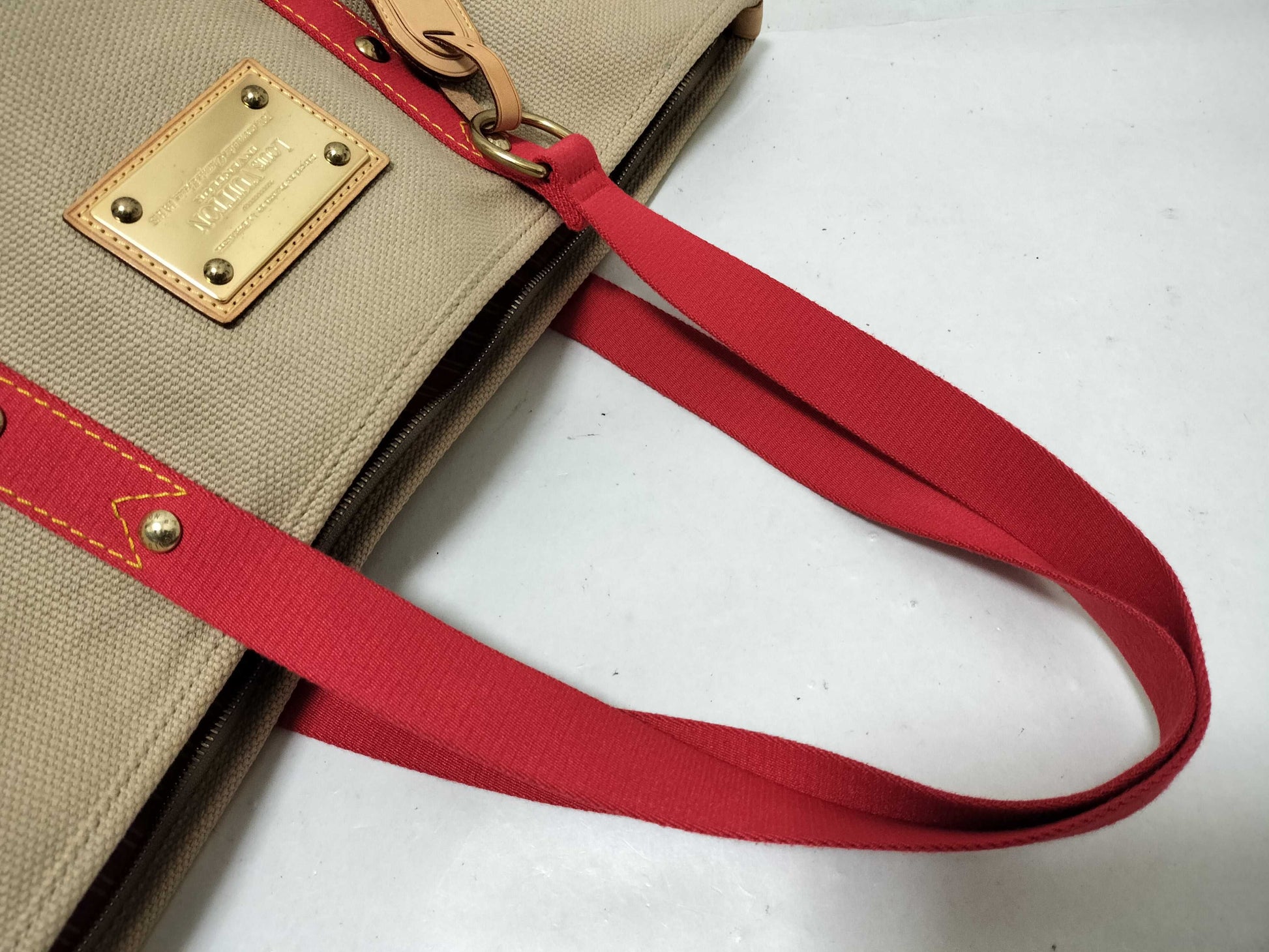 LOUIS VUITTON Antigua Vuitton Antigua HippoMM M40035 Tote Bag