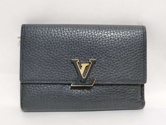 LOUIS VUITTON Capucine Porte-Feuille Tri-Fold Wallet Wallet