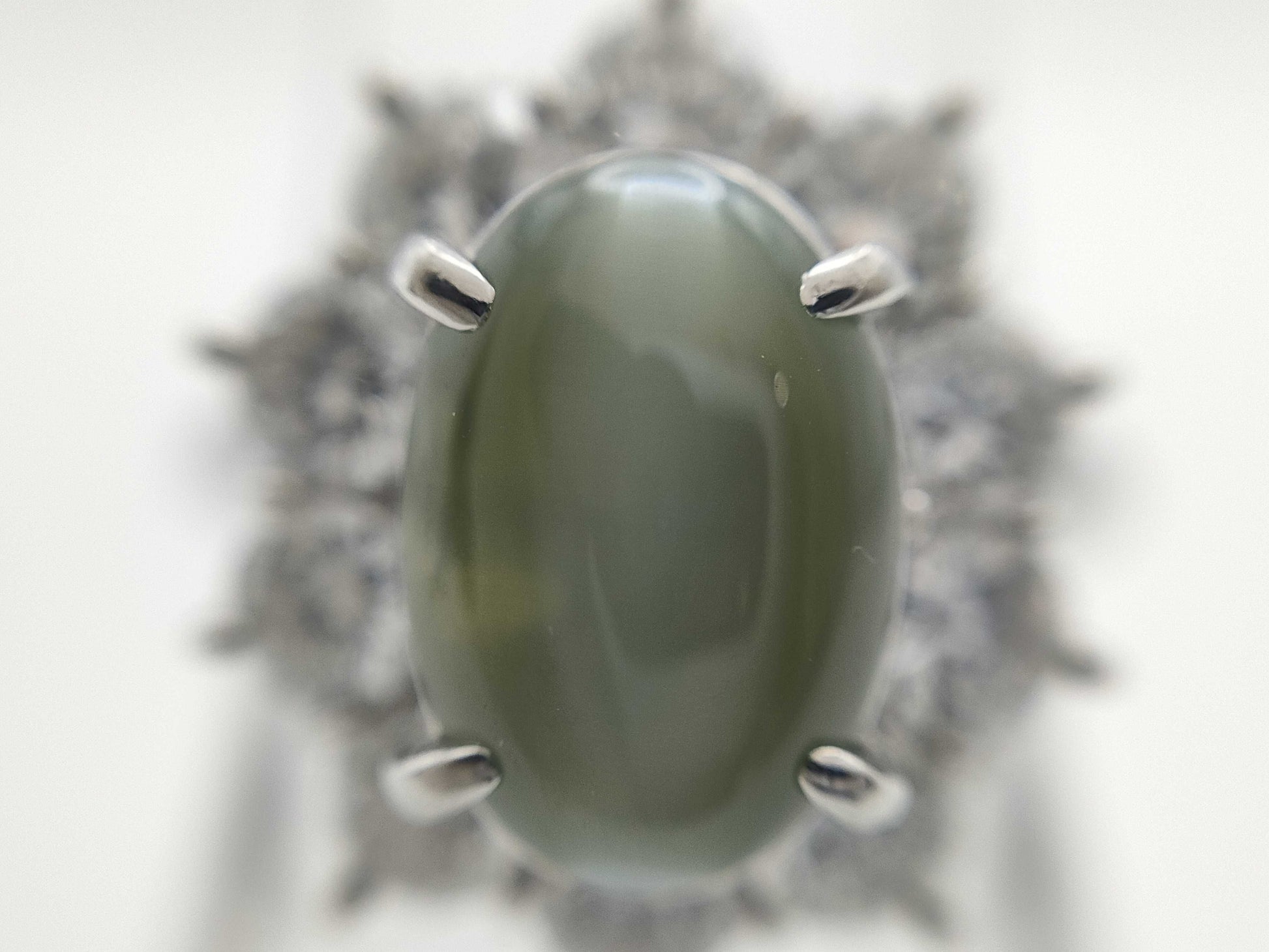 Chrysoberyl Cat's Eye 3.32ct D1.86ct Pt900 10.7g Ring