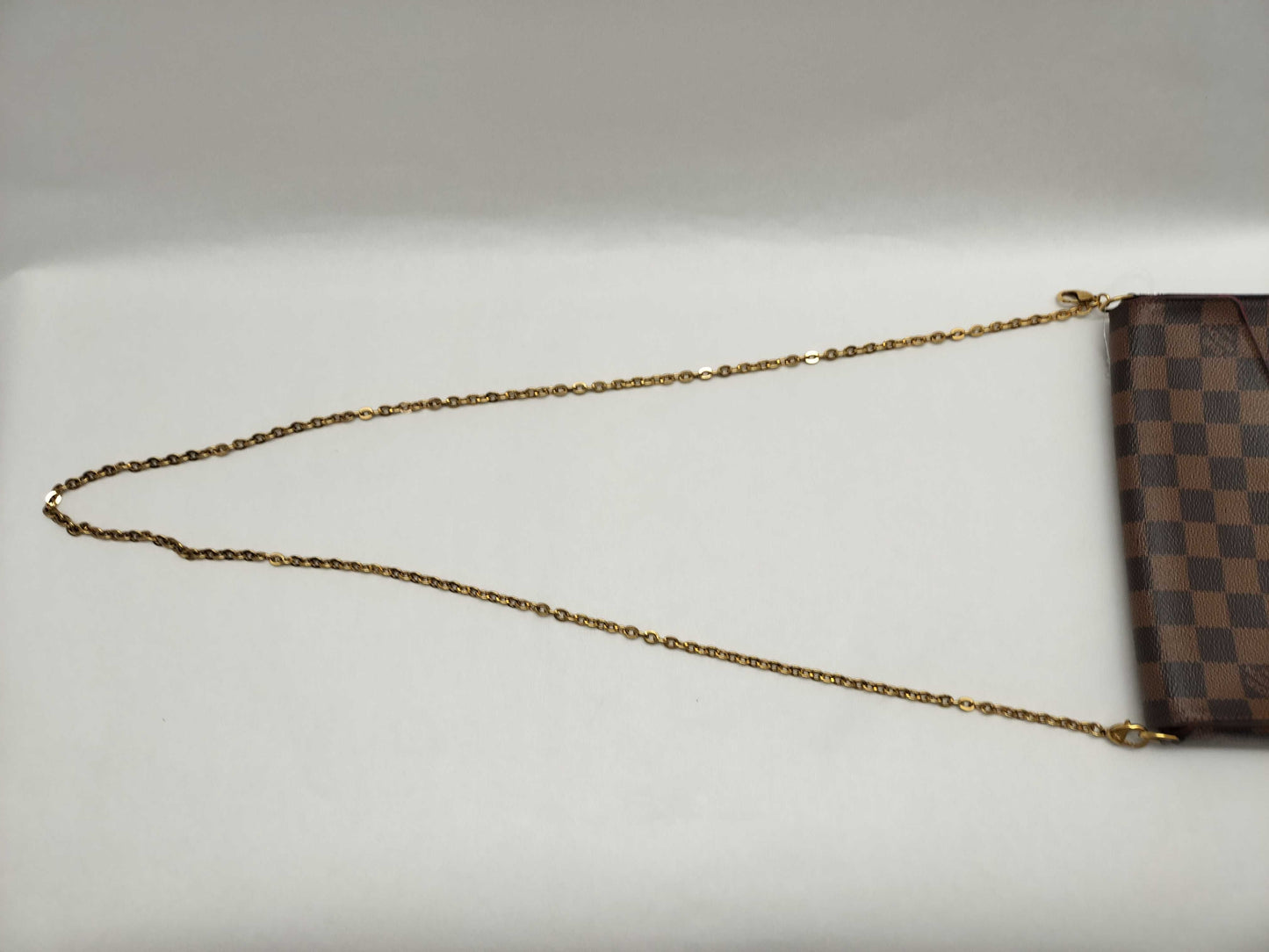 LOUIS VUITTON Damier Louis Vuitton Chain Shoulder Bag