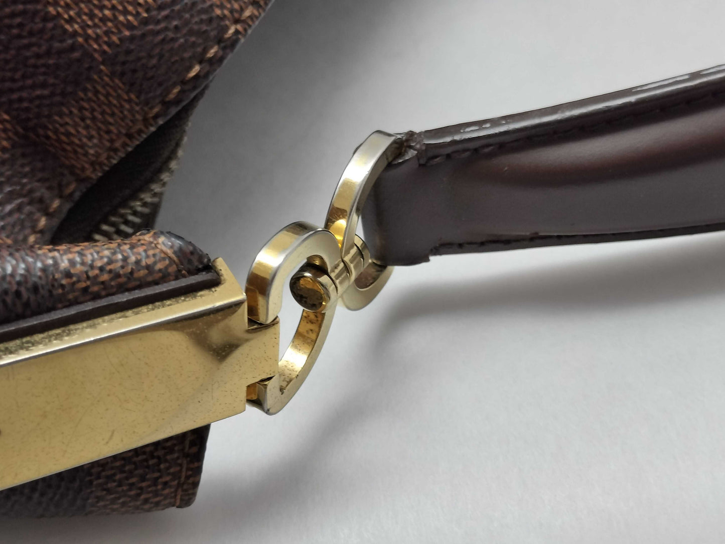 LOUIS VUITTON Damier Louis Vuitton Shoulder Bag