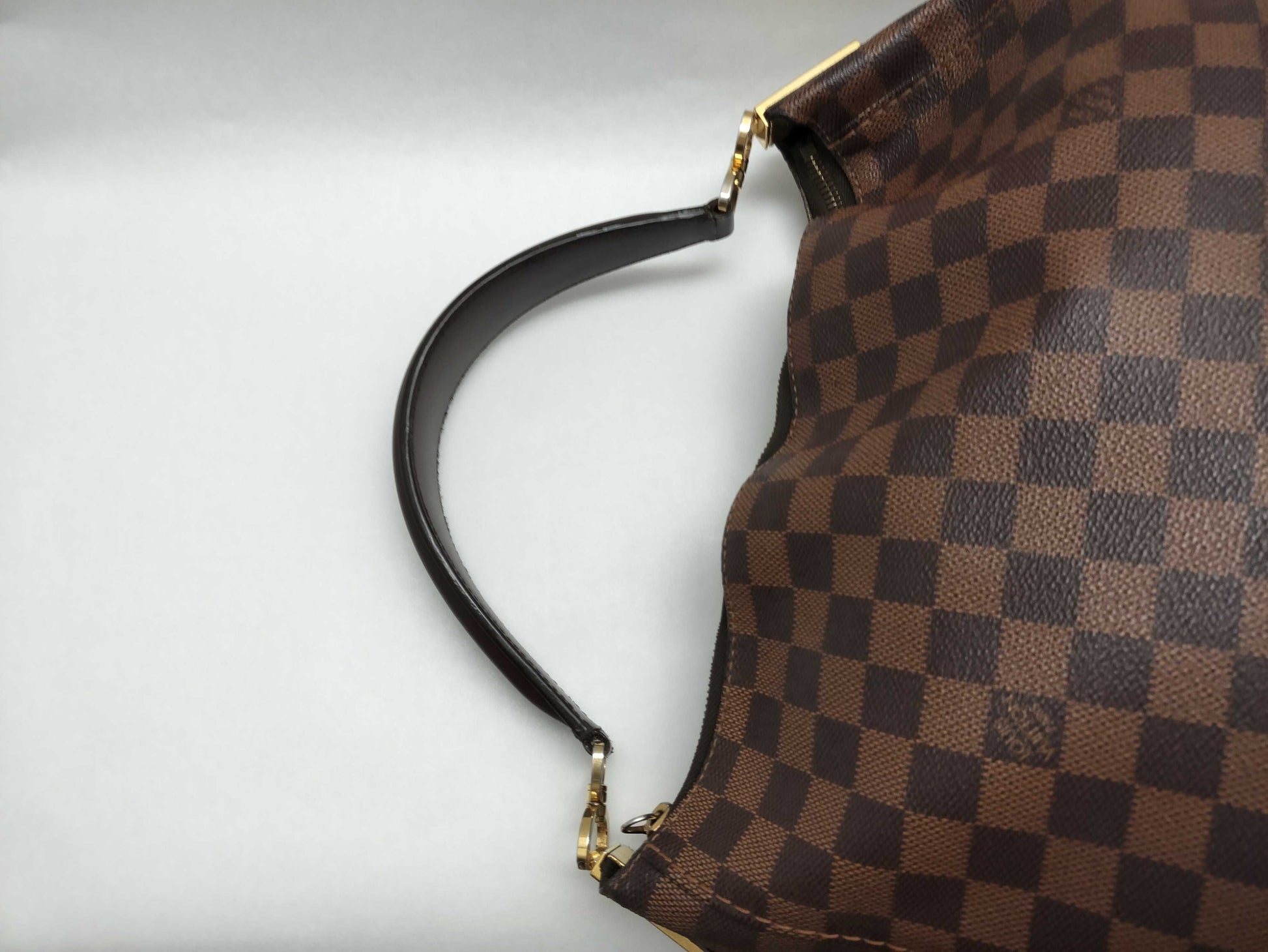 LOUIS VUITTON Damier Louis Vuitton Shoulder Bag