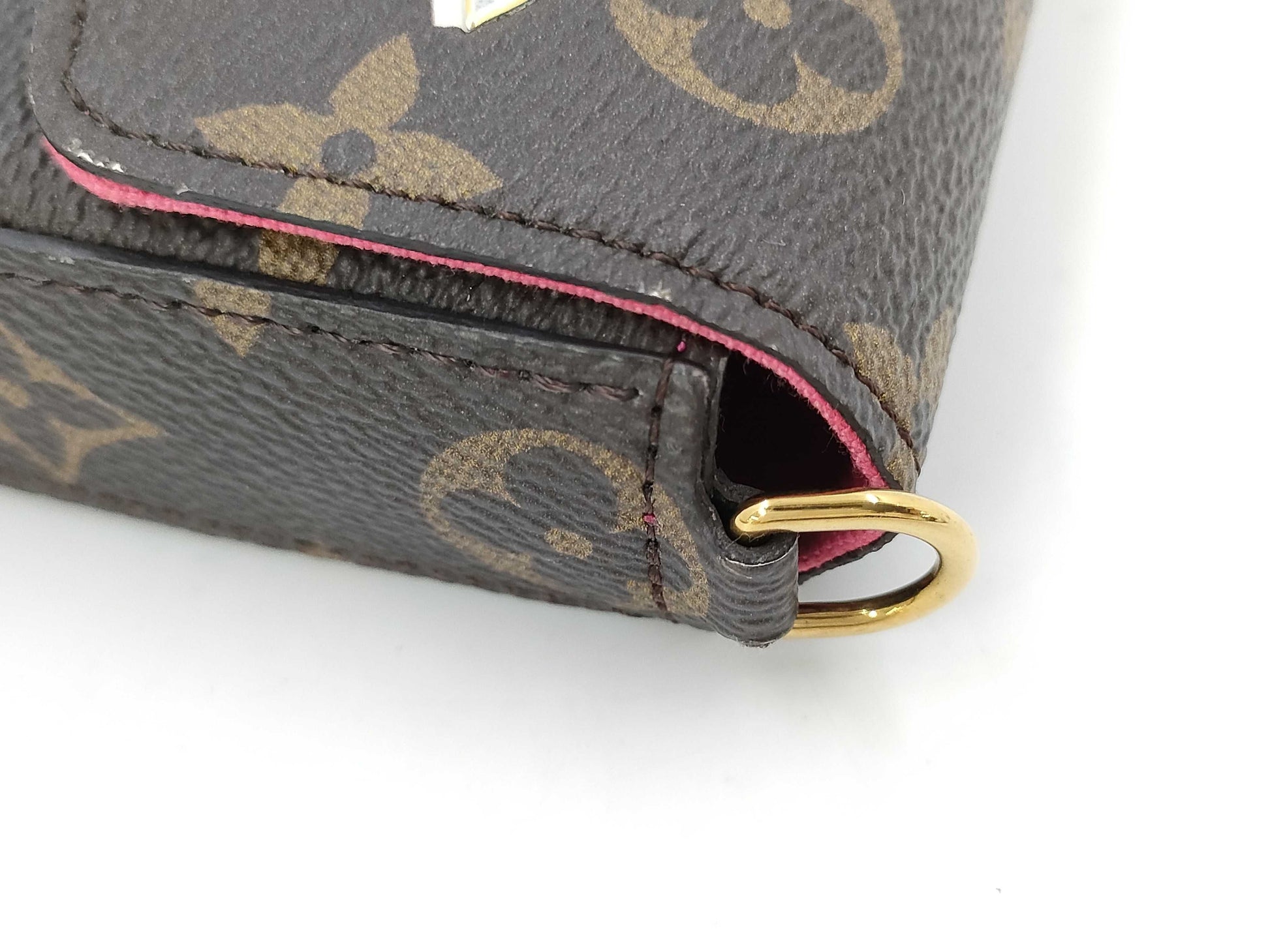 LOUIS VUITTON Chain Shoulder Bag