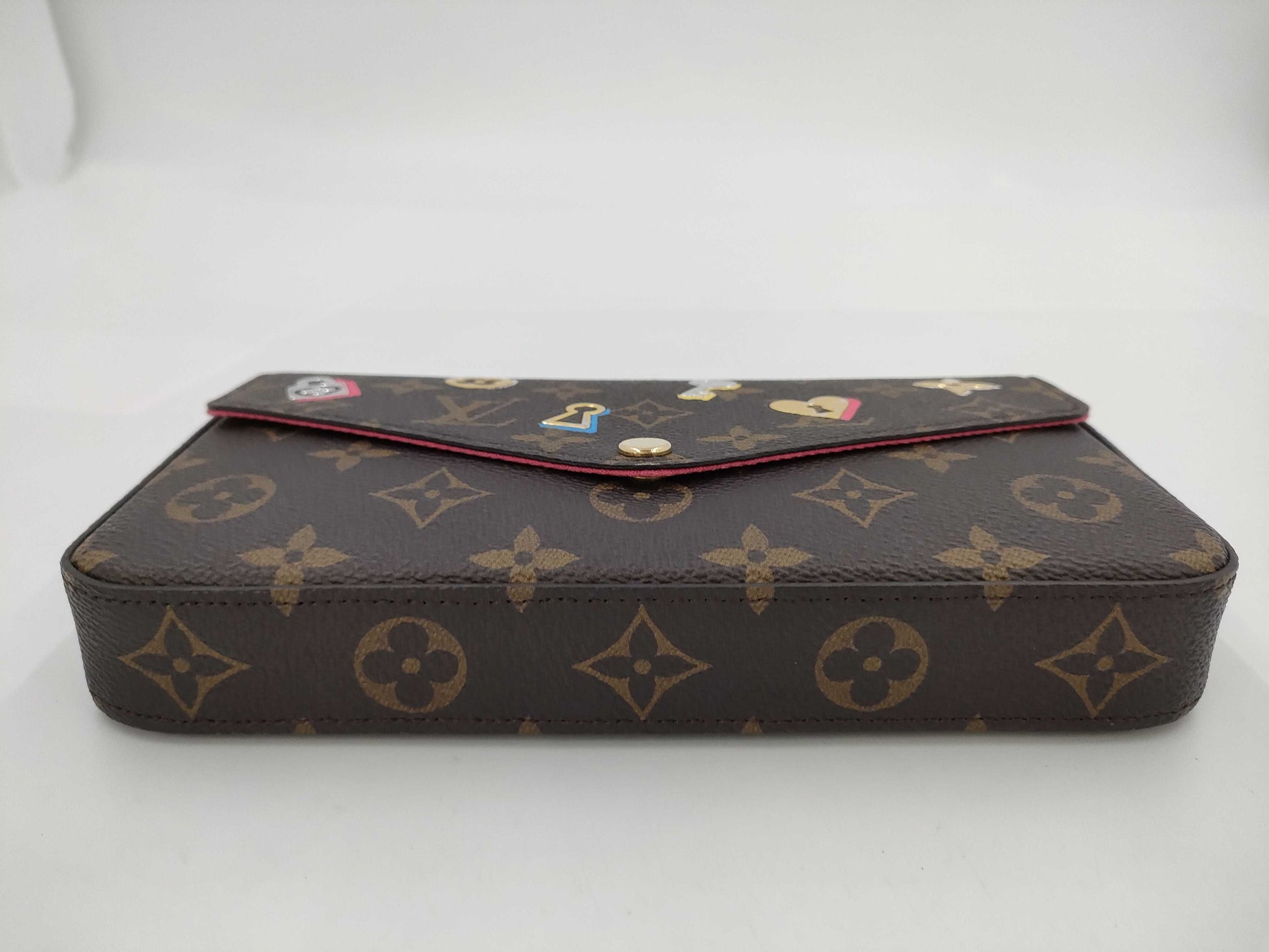 LOUIS VUITTON Chain Shoulder Bag