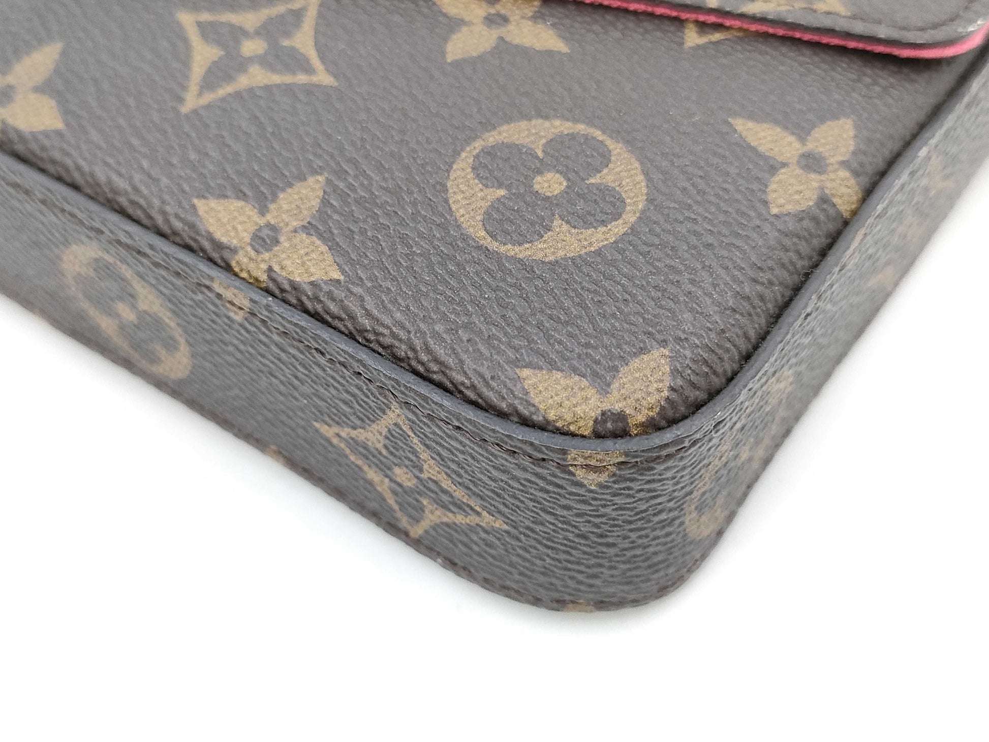 LOUIS VUITTON Chain Shoulder Bag