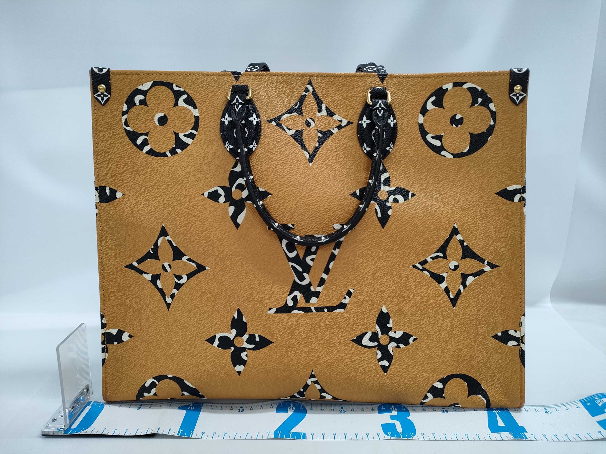 LOUIS VUITTON Louis Vuitton On the Go GM Monogram Giant Jungle Bag