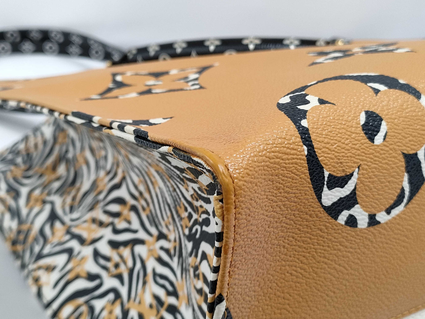LOUIS VUITTON Louis Vuitton On the Go GM Monogram Giant Jungle Bag