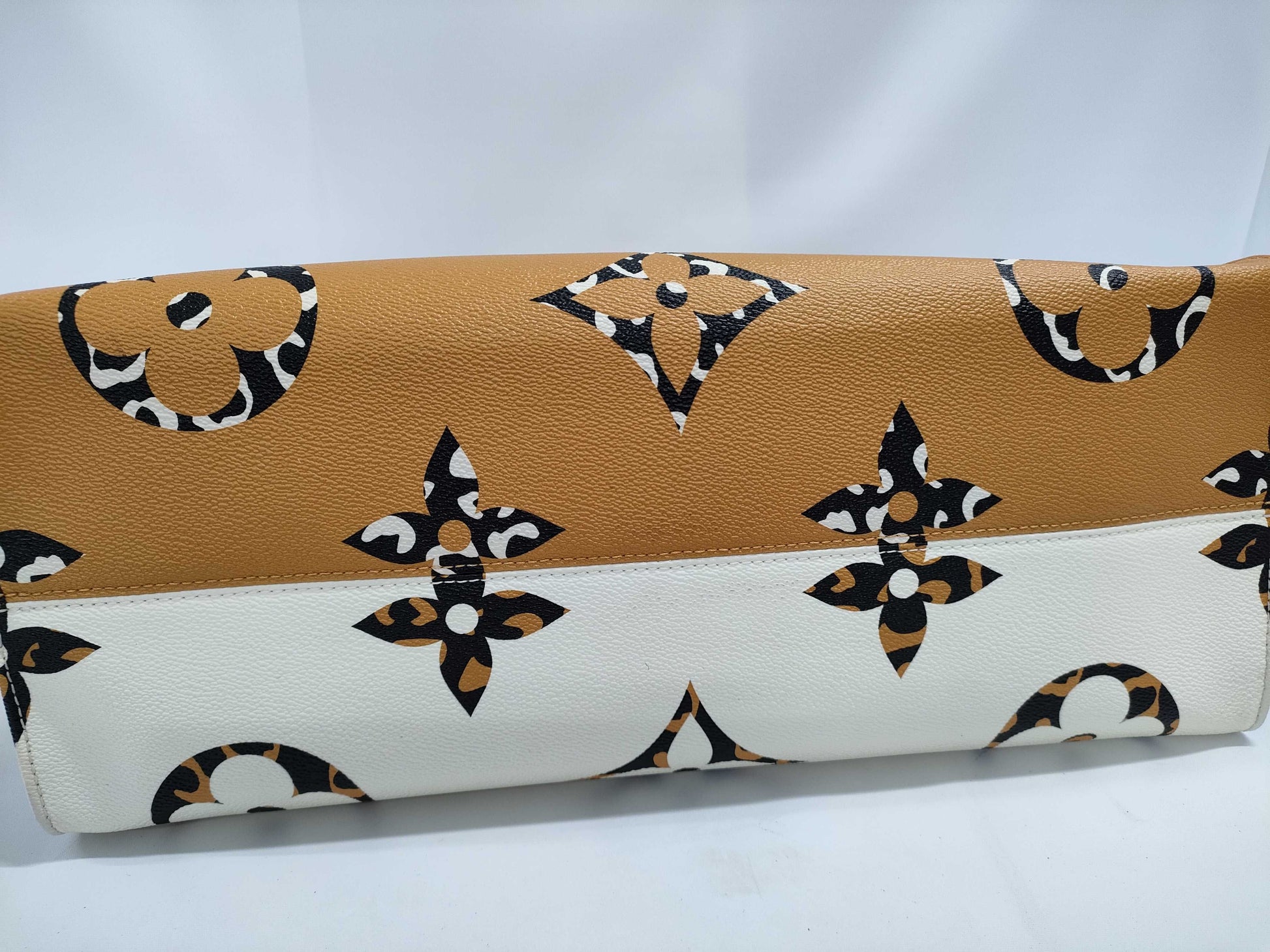 LOUIS VUITTON Louis Vuitton On the Go GM Monogram Giant Jungle Bag