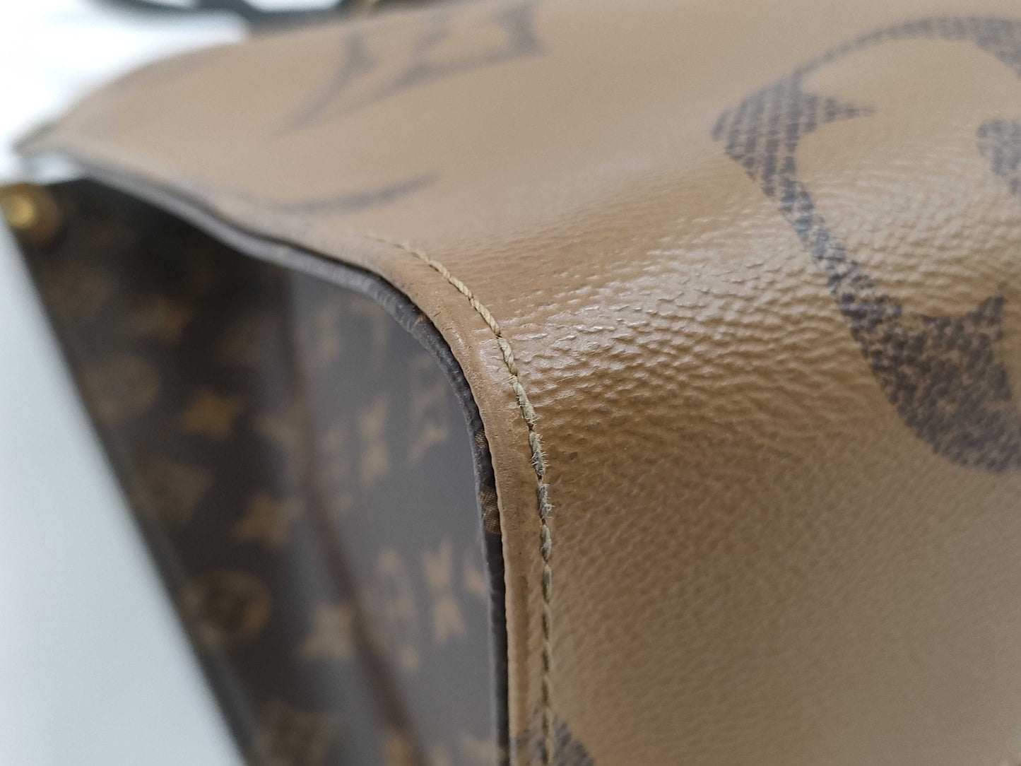 LOUIS VUITTON Louis Vuitton Monogram On-the-Go GM Bag
