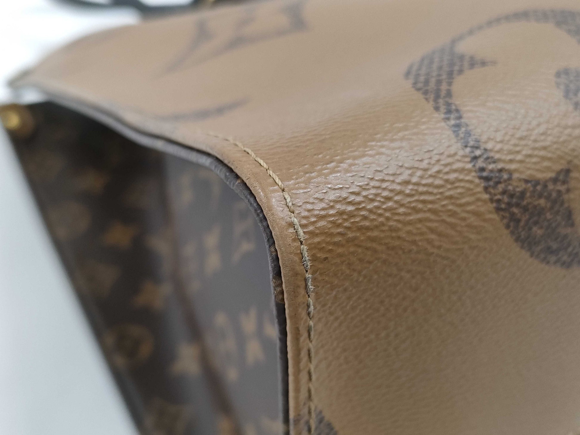 LOUIS VUITTON Louis Vuitton Monogram On-the-Go GM Bag