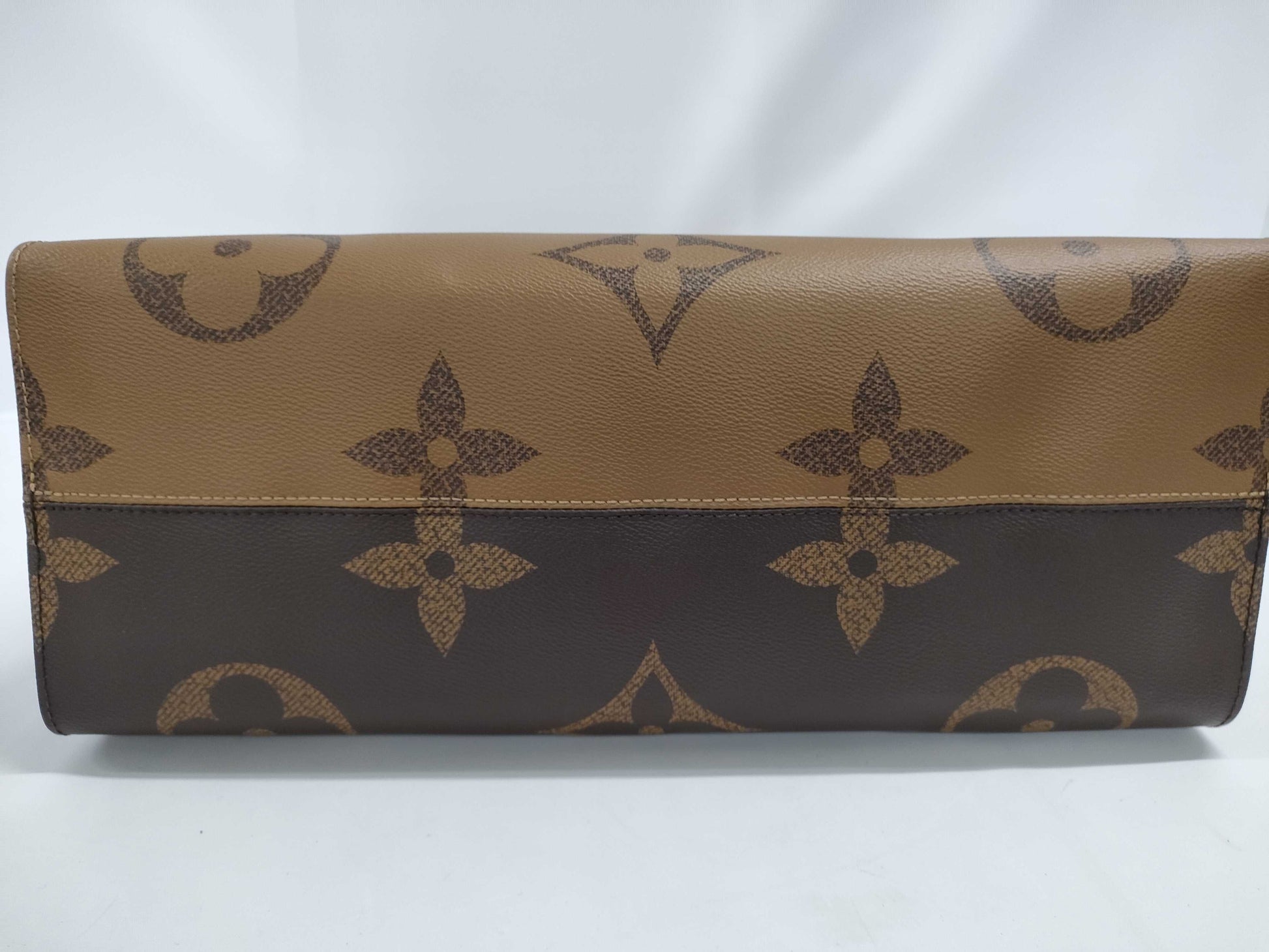 LOUIS VUITTON Louis Vuitton Monogram On-the-Go GM Bag