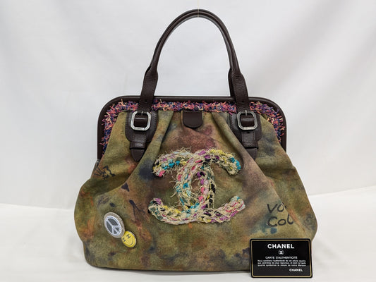 CHANEL Embroidered Mouth Hand Bag