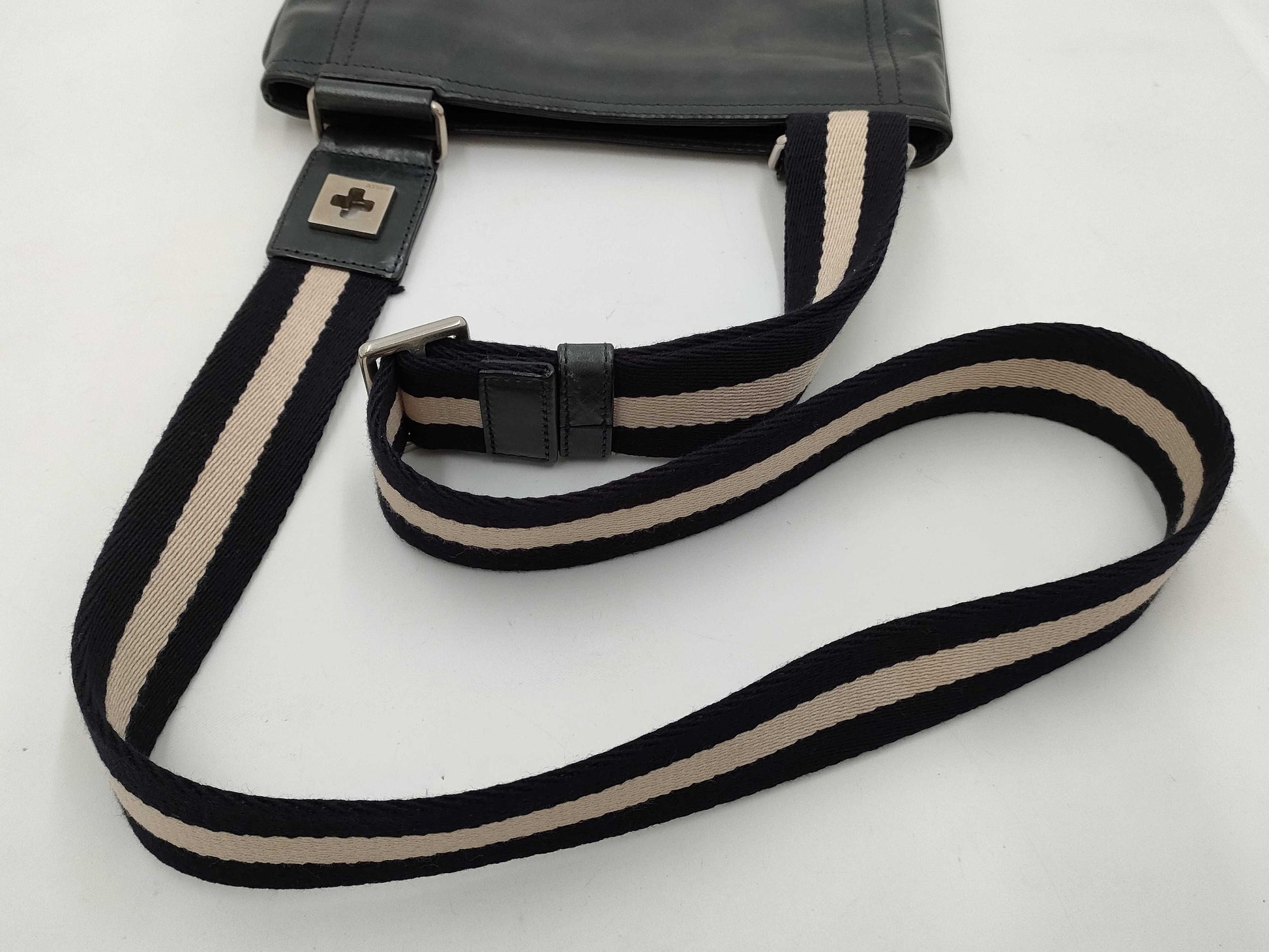 BALLY Leather Shoulder Bag
