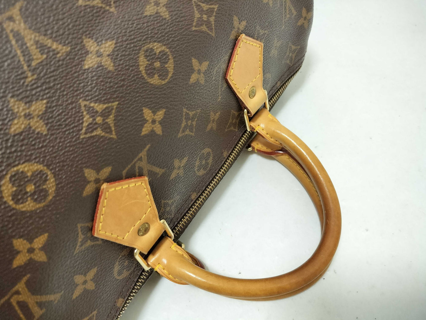 LOUIS VUITTON Monogram Louis Vuitton Speedy 30 Handbag